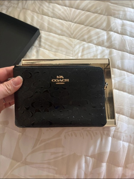 Coach Handbags - NWOT Coach Black Embossed Patent Leather Wristlet with Gold Logo
